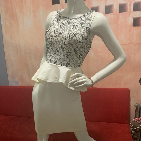 Fit and flare peplum off white bebé dress - Picture 1 of 3
